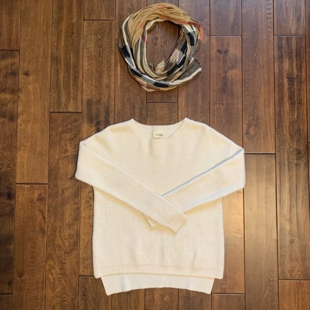 ✨ SOLD ✨ Wilfred Sweater ❄️